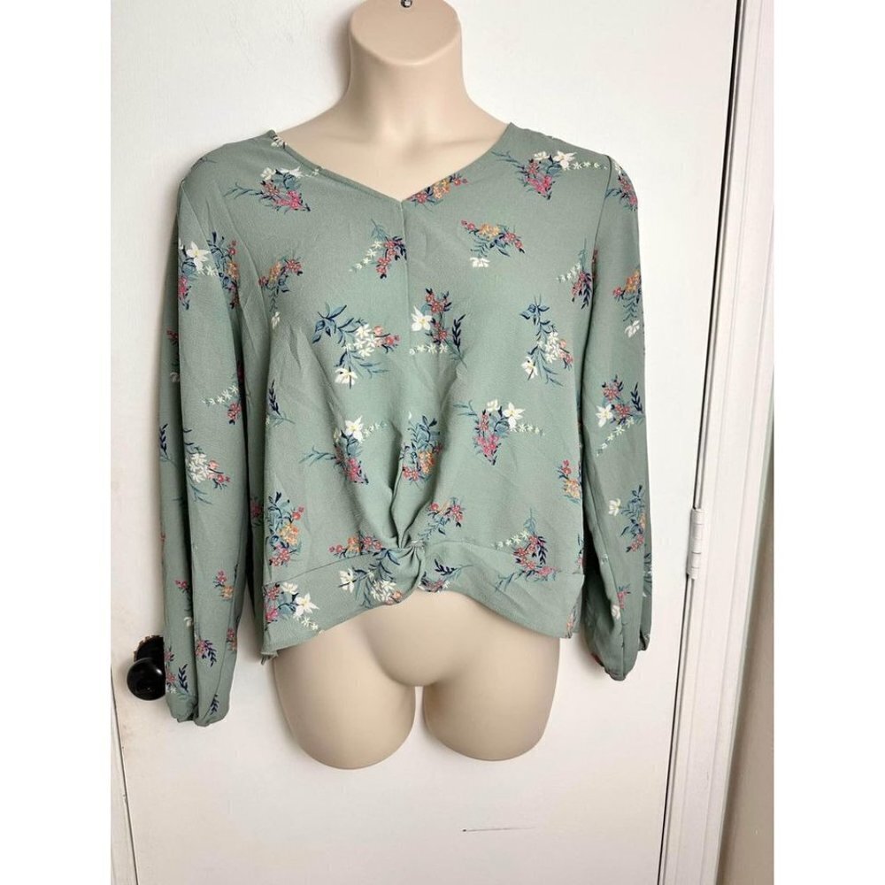 Green Light Weight Floral Blouse With Twist Front Size XXL #0671